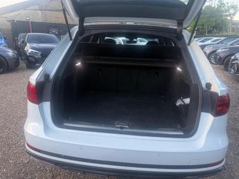 Audi A4 Avant 2.0 TFSI 35 Black Edition S Tronic Euro 6 (s/s) 5dr