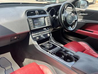 Jaguar XE 2.0d R-Sport Auto Euro 6 (s/s) 4dr