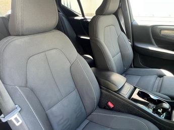 Volvo XC40 Recharge 69kWh Plus Auto 5dr