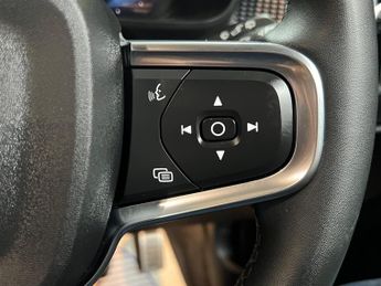 Volvo XC40 Recharge 69kWh Plus Auto 5dr