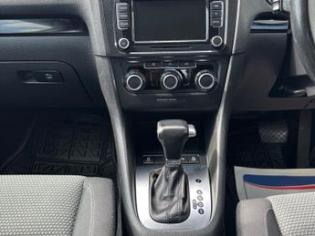 Volkswagen Golf 1.6 TDI BlueMotion Tech SE DSG Euro 5 (s/s) 5dr