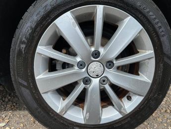 Volkswagen Golf 1.6 TDI BlueMotion Tech SE DSG Euro 5 (s/s) 5dr