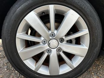 Volkswagen Golf 1.6 TDI BlueMotion Tech SE DSG Euro 5 (s/s) 5dr