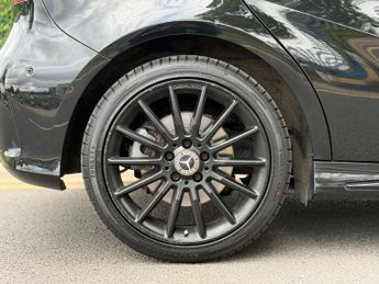 Mercedes-Benz A Class 2.1 A220d Motorsport Edition (Premium) 7G-DCT Euro 6 (s/s) 5dr