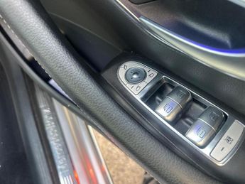 Mercedes-Benz E Class 2.0 E220d SE (Premium) G-Tronic+ Euro 6 (s/s) 4dr