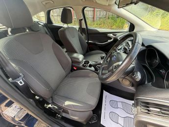Ford Focus 1.0T EcoBoost Titanium Euro 5 (s/s) 5dr