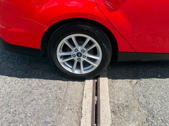 Ford Focus 1.0T EcoBoost Zetec Auto Euro 6 (s/s) 5dr