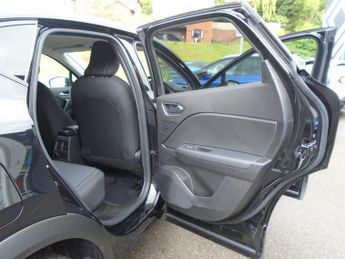 Renault Captur 1.6 E-TECH Iconic Edition Auto Euro 6 (s/s) 5dr