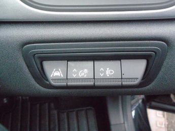 Renault Captur 1.6 E-TECH Iconic Edition Auto Euro 6 (s/s) 5dr