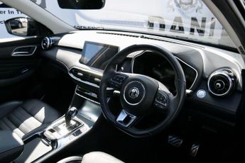 MG MG HS 1.5 T-GDI 16.6kWh Exclusive Auto Euro 6 (s/s) 5dr