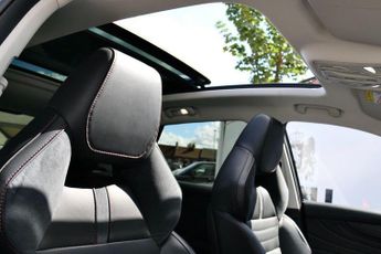 MG MG HS 1.5 T-GDI 16.6kWh Exclusive Auto Euro 6 (s/s) 5dr