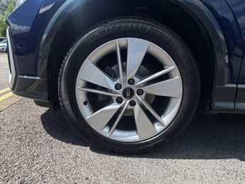 Audi Q2 1.5 TFSI CoD 35 S line SUV 5dr Petrol S Tronic Euro 6 (s/s) (150