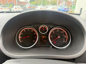 Vauxhall Corsa 1.4i 16v SE 5dr (a/c)