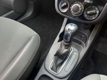 Vauxhall Corsa 1.4i 16v SE 5dr (a/c)