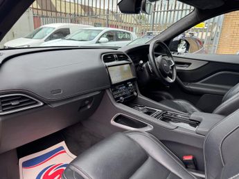 Jaguar F-PACE 2.0 D180 Chequered Flag Auto AWD Euro 6 (s/s) 5dr