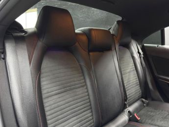 Mercedes-Benz CLA 2.1 CLA220d AMG Line Coupe 7G-DCT Euro 6 (s/s) 4dr