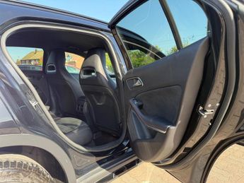 Mercedes-Benz GLA 1.6 GLA200 AMG Line (Premium) 7G-DCT Euro 6 (s/s) 5dr