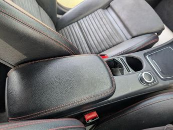 Mercedes-Benz A Class 2.1 A200d AMG Line (Premium) 7G-DCT Euro 6 (s/s) 5dr