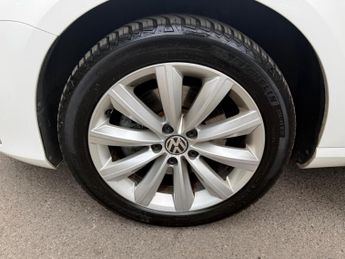 Volkswagen Passat 2.0 TDI BlueMotion Tech Highline DSG Euro 5 (s/s) 5dr