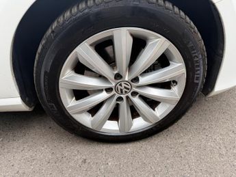 Volkswagen Passat 2.0 TDI BlueMotion Tech Highline DSG Euro 5 (s/s) 5dr