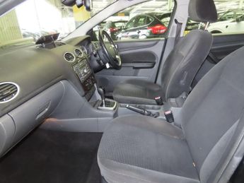 Ford Focus 1.6 Ghia 5dr