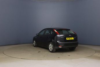 Ford Focus 1.6 Ghia 5dr
