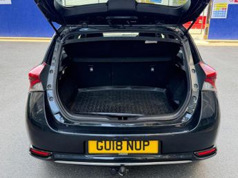 Toyota Auris 1.8 VVT-h Design CVT Euro 6 (s/s) 5dr (Safety Sense)
