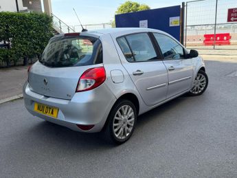 Renault Clio 1.2 TCe Dynamique TomTom Euro 5 5dr