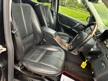 Mercedes-Benz M Class 5.4 ML55 AMG 5dr