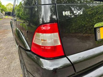 Mercedes-Benz M Class 5.4 ML55 AMG 5dr