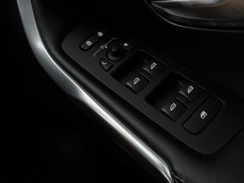 Volvo V40 2.0 D3 R-Design Nav Plus Auto Euro 6 (s/s) 5dr