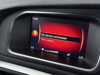 Volvo V40 2.0 D3 R-Design Nav Plus Auto Euro 6 (s/s) 5dr