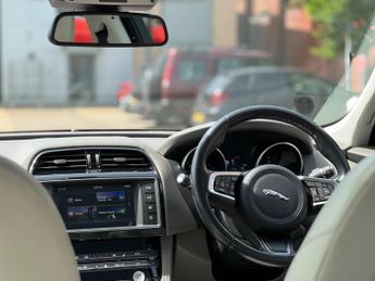 Jaguar F-PACE 2.0 D180 Portfolio Auto AWD Euro 6 (s/s) 5dr