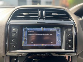 Jaguar F-PACE 2.0 D180 Portfolio Auto AWD Euro 6 (s/s) 5dr