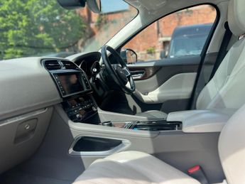 Jaguar F-PACE 2.0 D180 Portfolio Auto AWD Euro 6 (s/s) 5dr