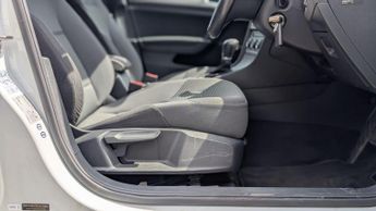 Volkswagen Golf 1.2 TSI BlueMotion Tech S DSG Euro 5 (s/s) 5dr
