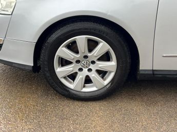 Volkswagen Passat 2.0 TDI SE DSG Euro 4 4dr