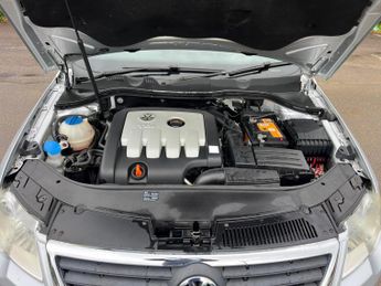 Volkswagen Passat 2.0 TDI SE DSG Euro 4 4dr