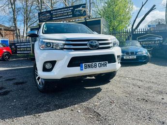 Toyota Hi Lux 2.4 D-4D Invincible Auto 4WD Euro 6 (s/s) 4dr (TSS)