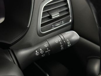 Renault Megane 1.5 dCi Signature Nav EDC Euro 6 5dr