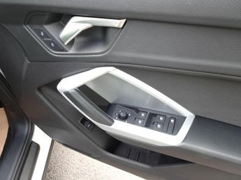Audi Q3 1.5 TFSI CoD 35 Technik S Tronic Euro 6 (s/s) 5dr