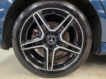 Mercedes-Benz A Class 1.3 A250e 15.6kWh AMG Line Edition (Executive) 8G-DCT Euro 6 (s/