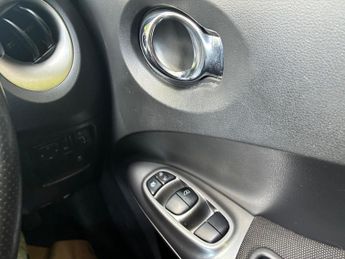 Nissan Juke 1.6 Acenta Premium Euro 5 (s/s) 5dr