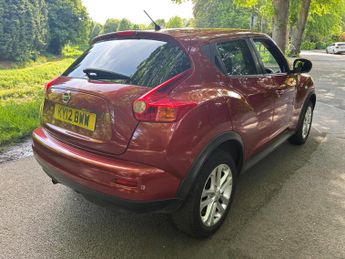 Nissan Juke 1.6 Acenta Premium Euro 5 (s/s) 5dr