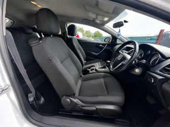 Vauxhall Astra GTC GTC 2.0 CDTi Sport Auto Euro 5 3dr
