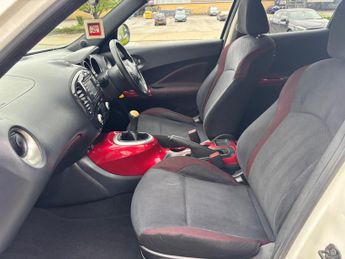Nissan Juke 1.6 Acenta Premium Euro 5 (s/s) 5dr