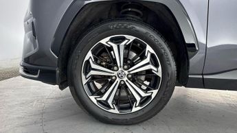 Toyota RAV4 2.5 VVT 18.1kWh Dynamic CVT 4WD Euro 6 (s/s) 5dr