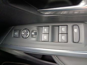 Peugeot E-5008 73kWh GT SUV 5dr Electric Auto (210 ps)