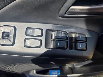 Hyundai ix35 2.0 CRDi SE Auto 4WD Euro 5 5dr (Nav)