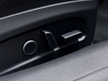 Tesla Model 3 Saloon 4dr Electric Auto RWD (208 ps)